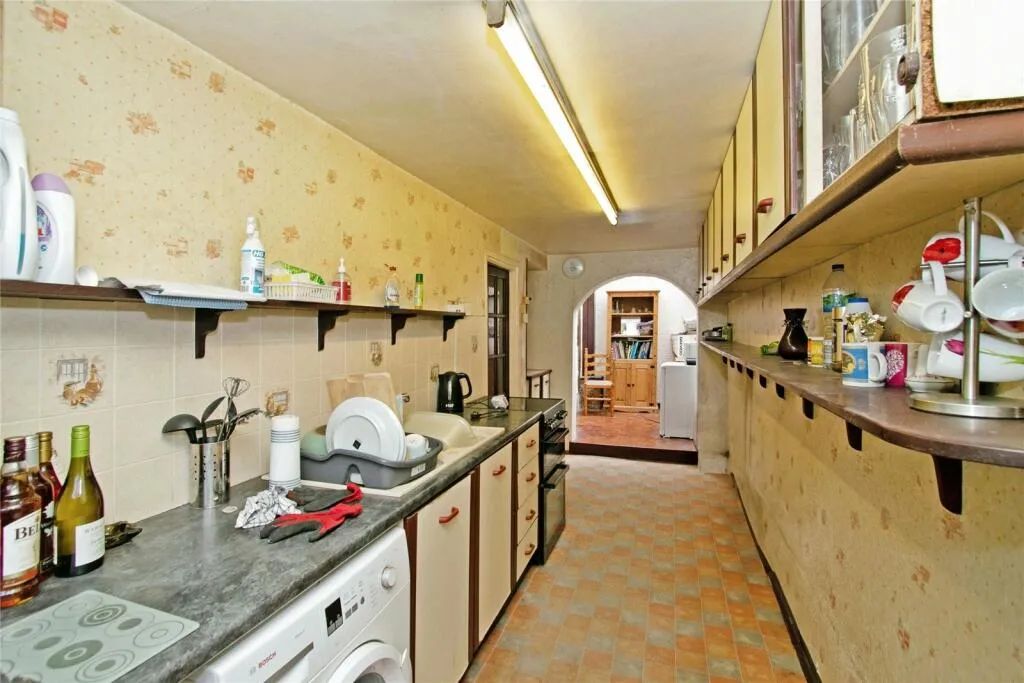 5 bed End of Terrace