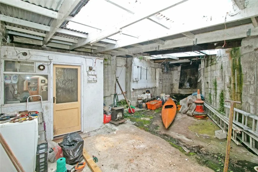 5 bed End of Terrace