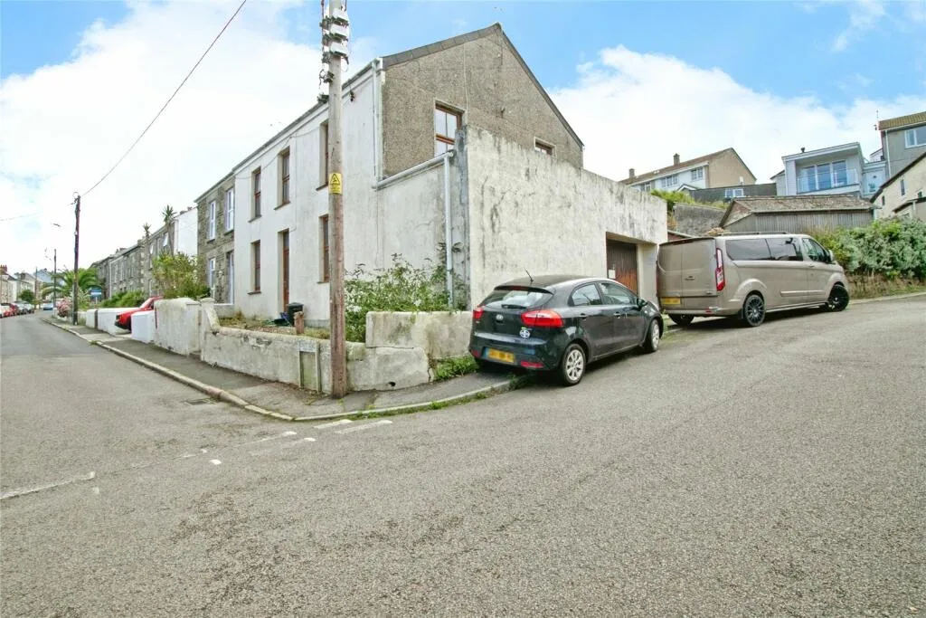 5 bed End of Terrace