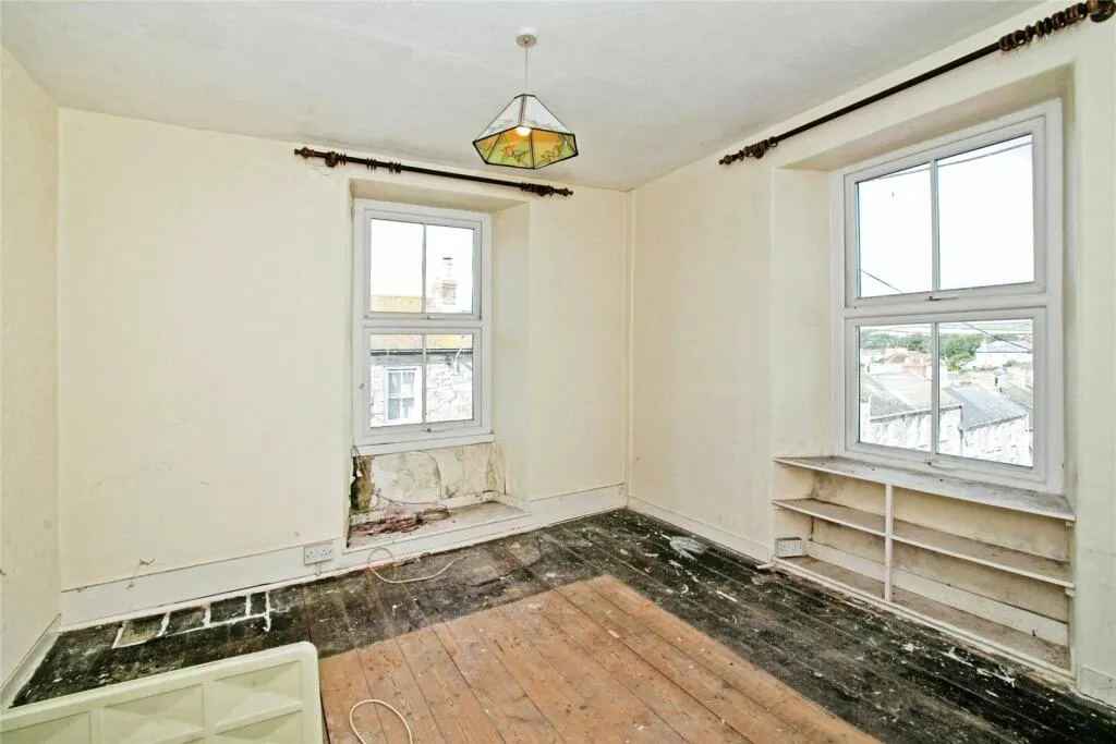 5 bed End of Terrace