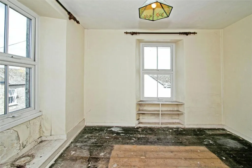 5 bed End of Terrace