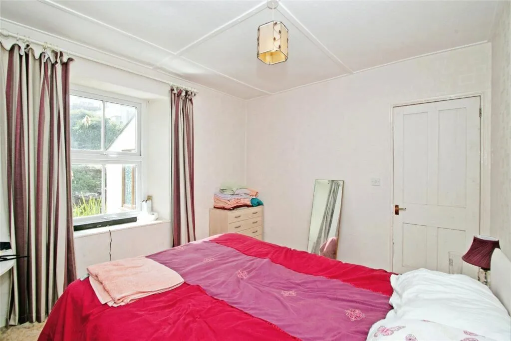 5 bed End of Terrace
