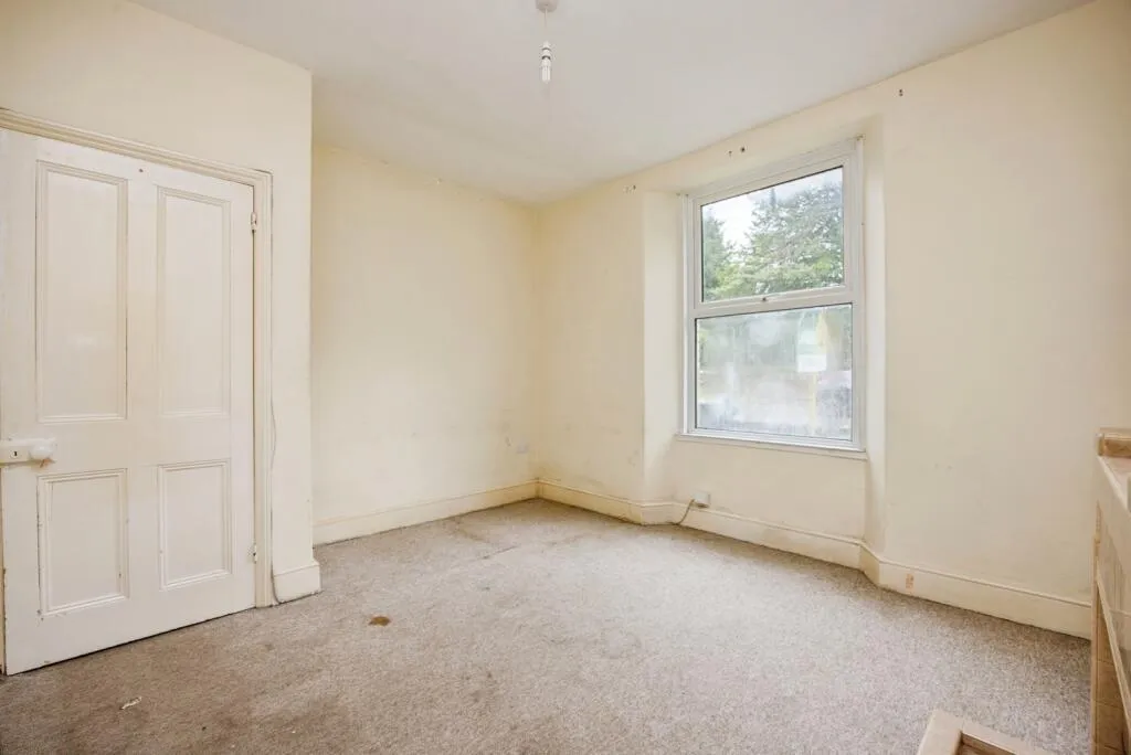 2 bed House