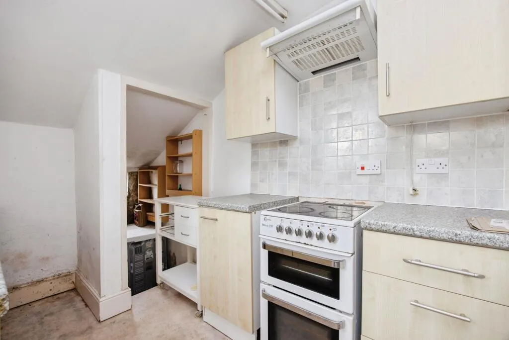 2 bed House