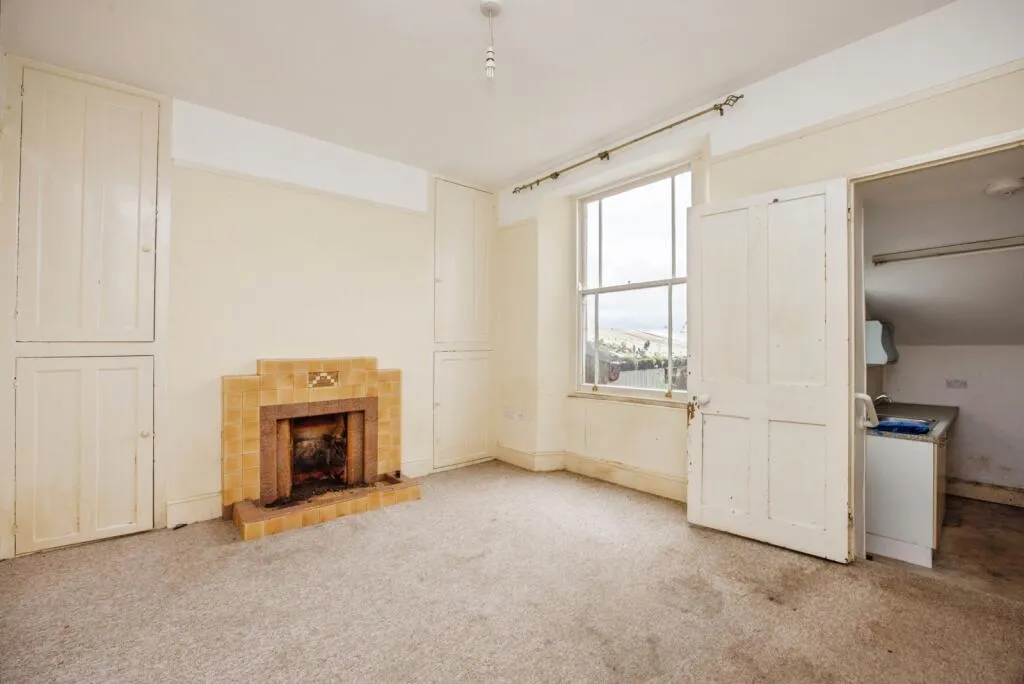 2 bed House