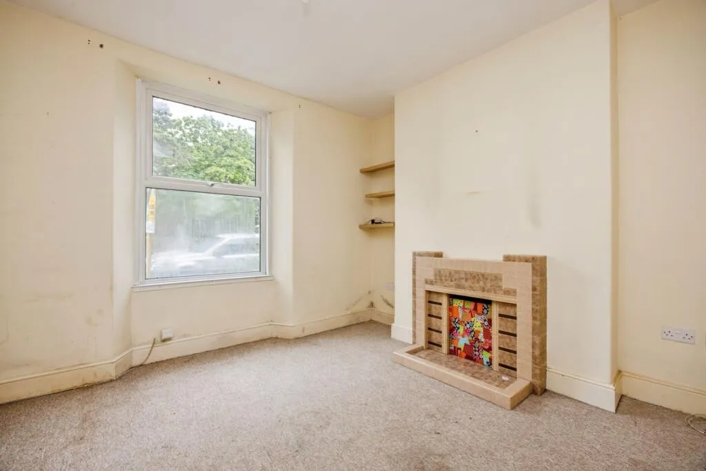 2 bed House