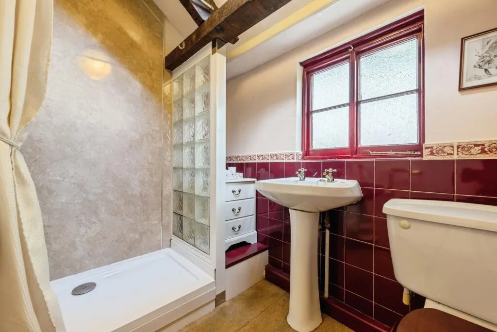 2 bed Character Property