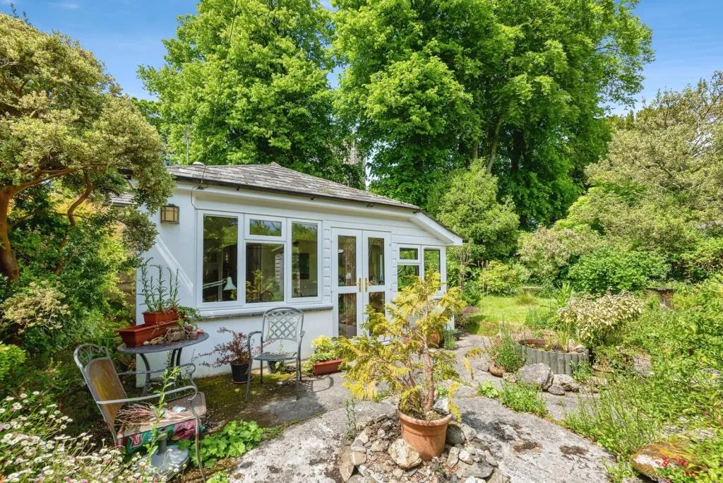 2 bed Character Property