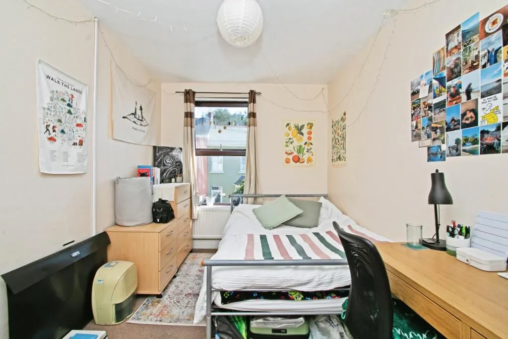 3 bed End of Terrace