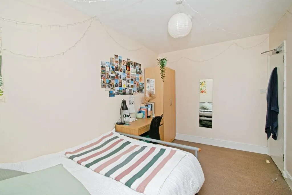 3 bed End of Terrace