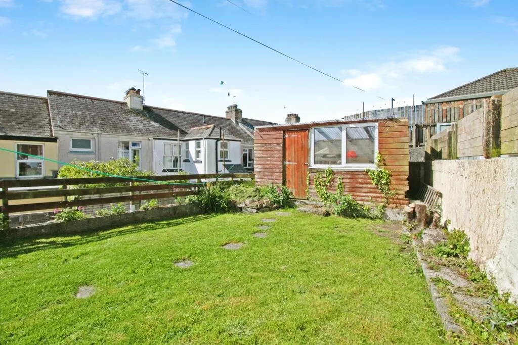 3 bed End of Terrace