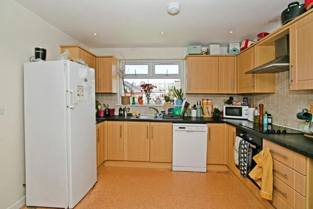 3 bed End of Terrace
