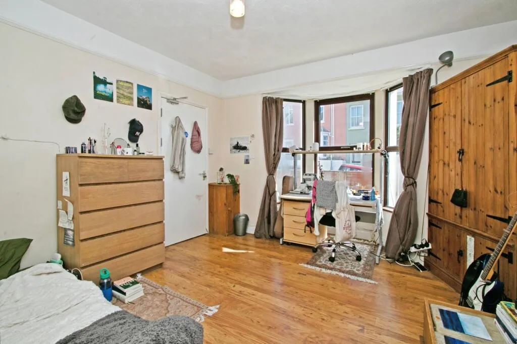 3 bed End of Terrace