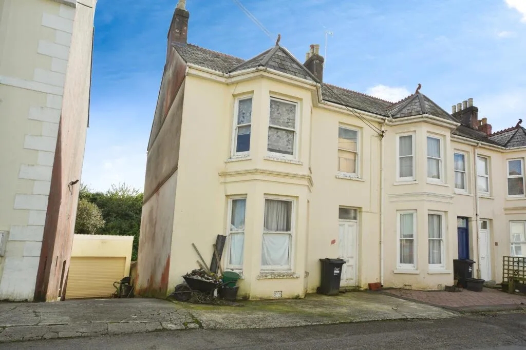 3 bed End of Terrace