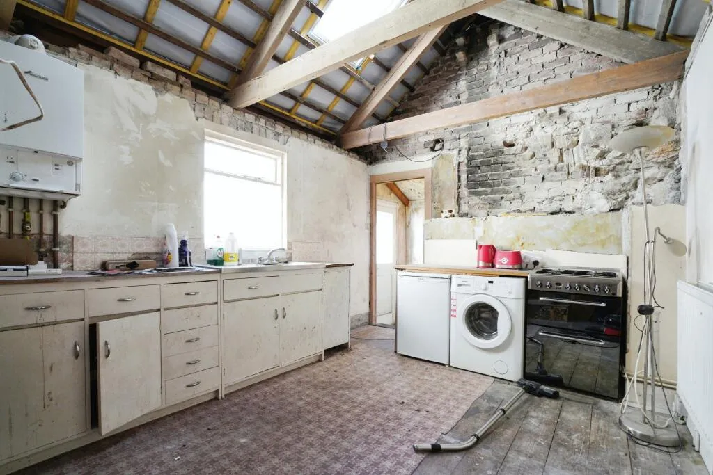 3 bed End of Terrace