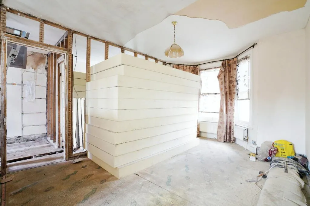 3 bed End of Terrace