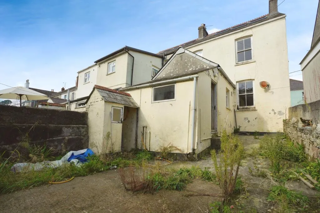 3 bed End of Terrace