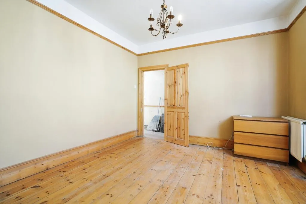 3 bed End of Terrace