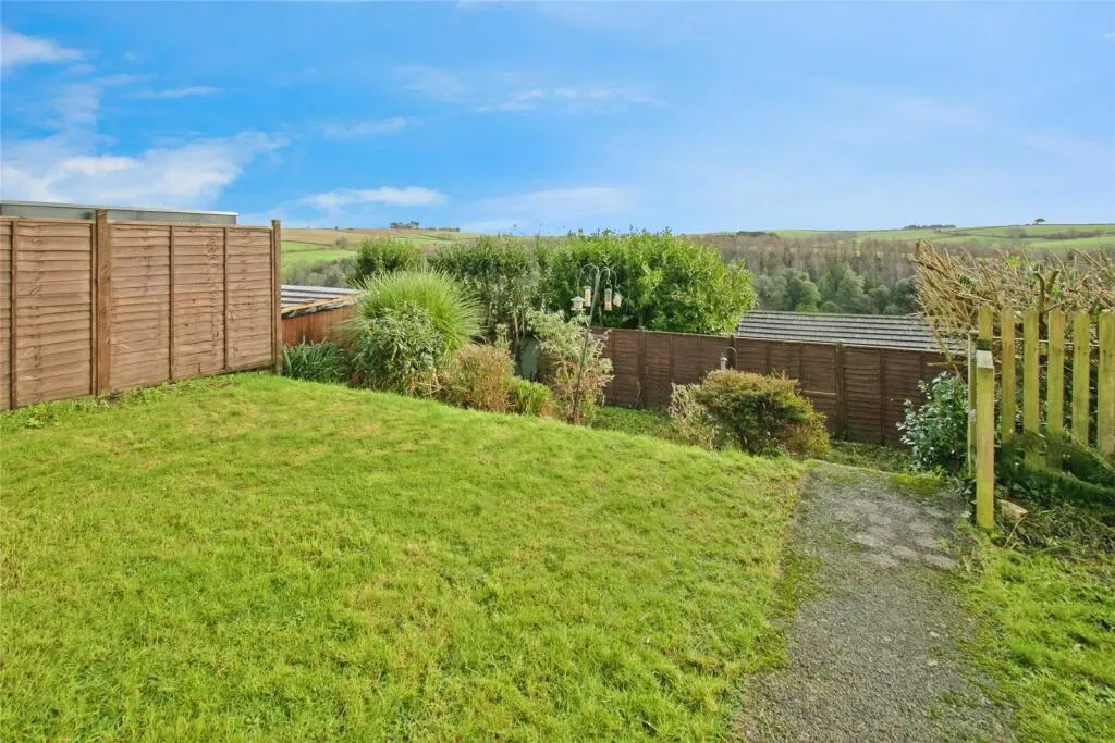 4 bed Semi-Detached