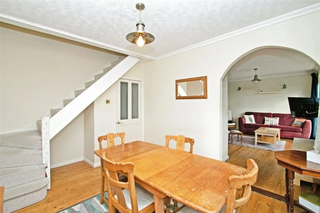 4 bed Semi-Detached