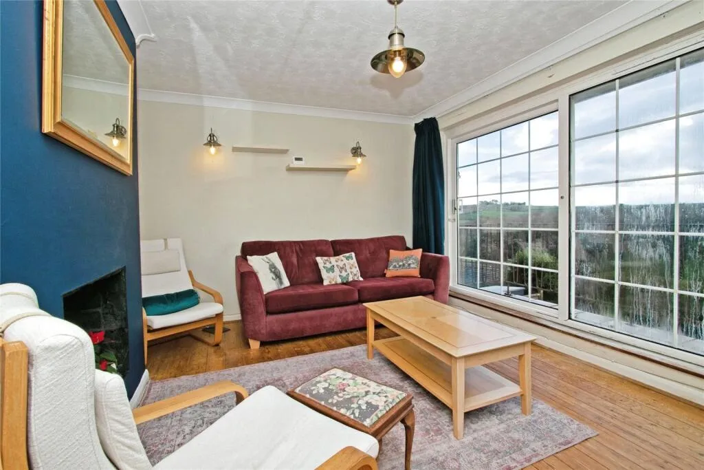 4 bed Semi-Detached