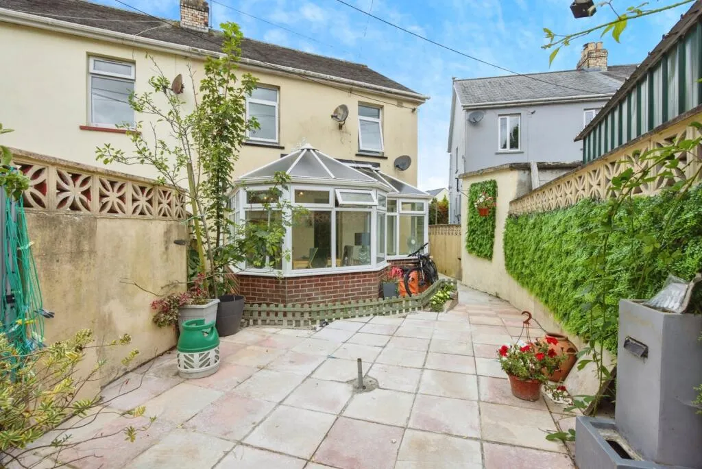 2 bed Semi-Detached