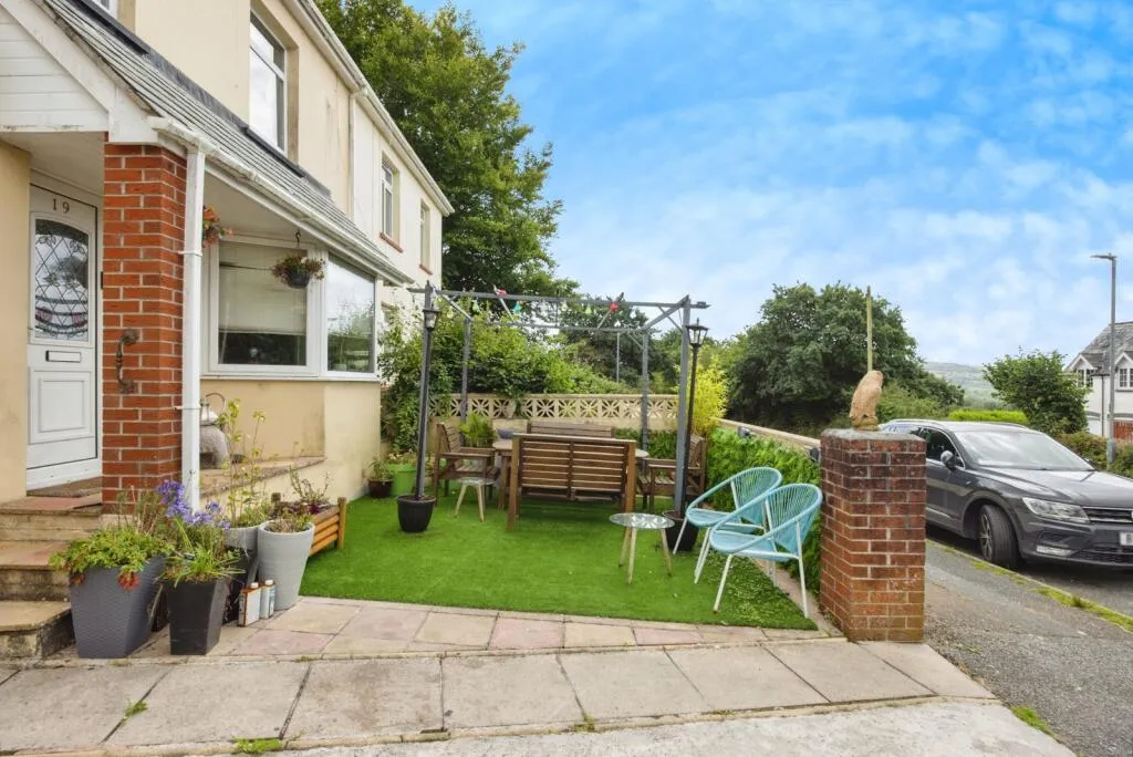 2 bed Semi-Detached