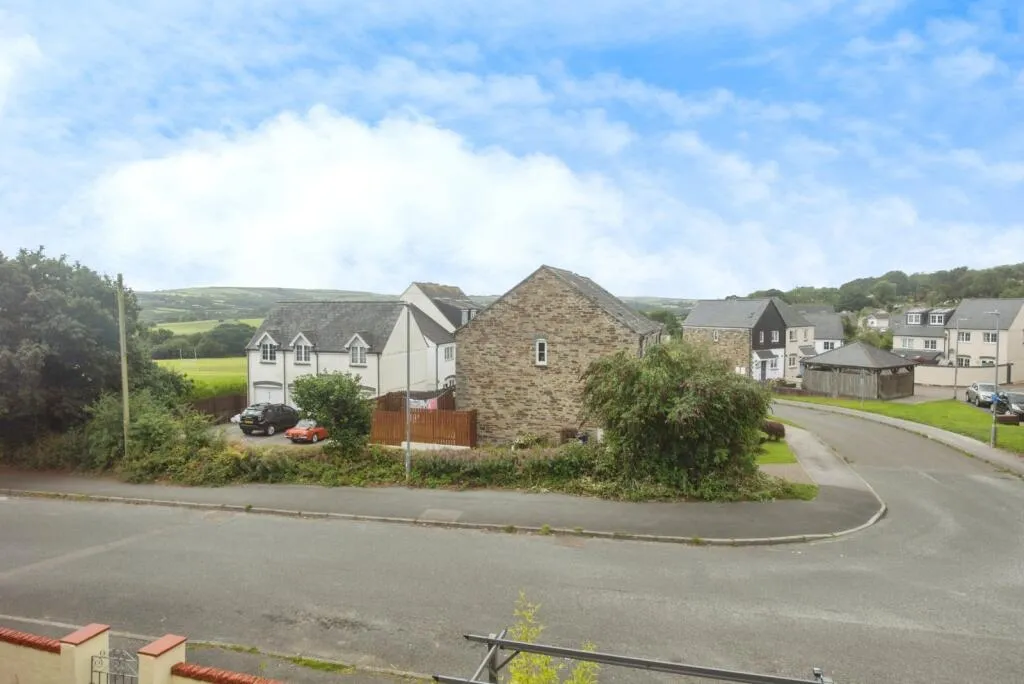2 bed Semi-Detached
