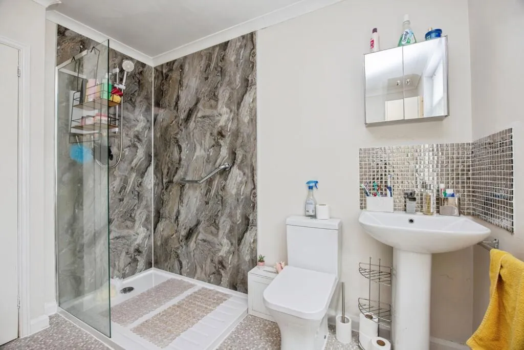2 bed Semi-Detached