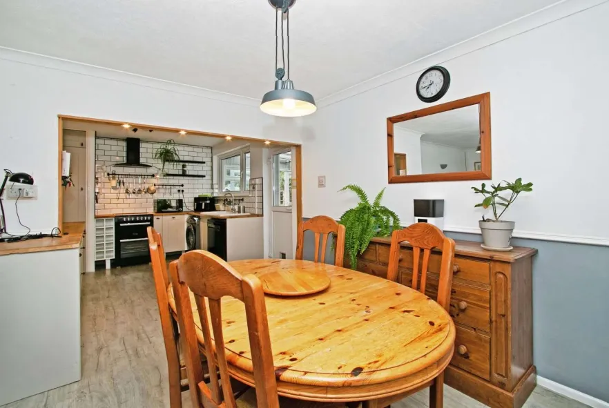 3 bed Detached Bungalow