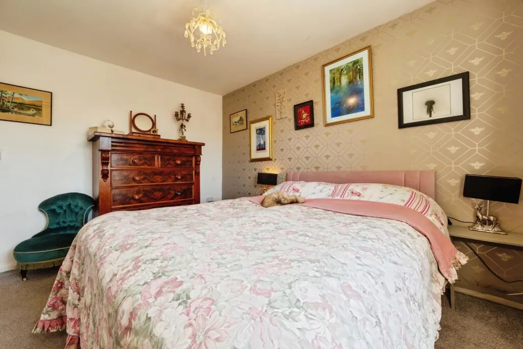 3 bed Semi-Detached