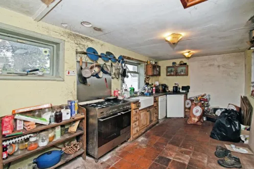 3 bed End of Terrace