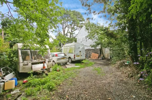 3 bed End of Terrace