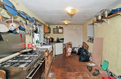 3 bed End of Terrace
