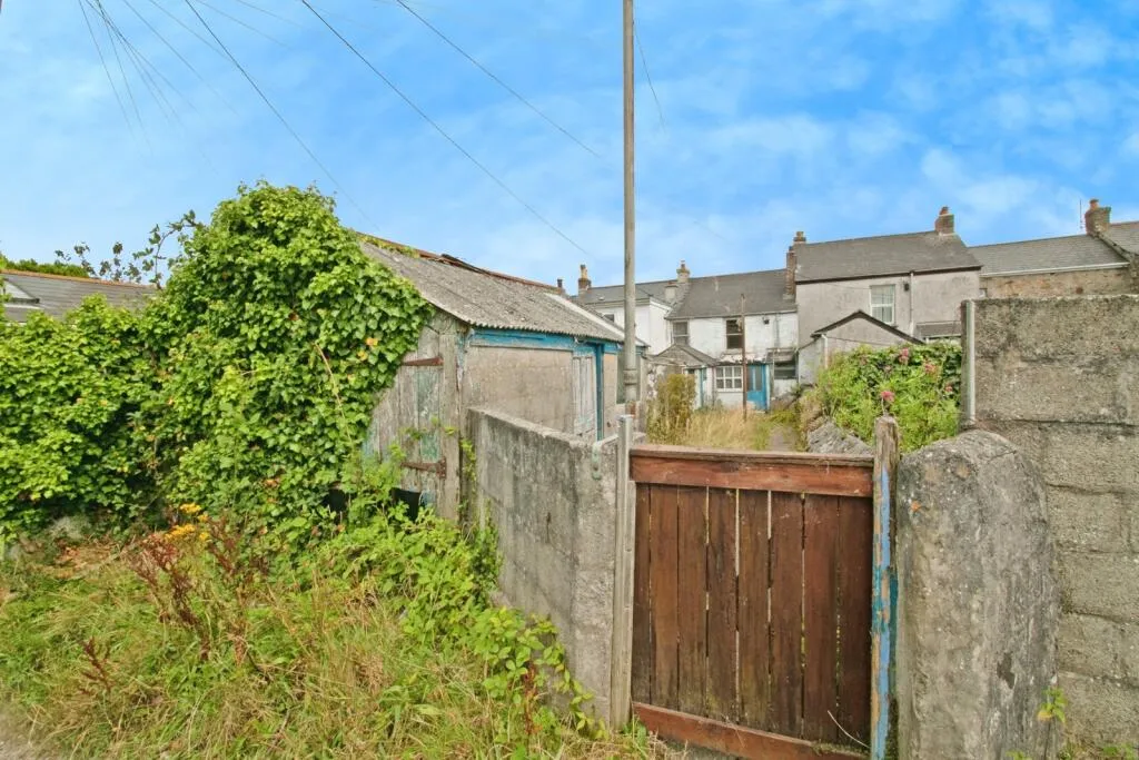 2 bed Character Property