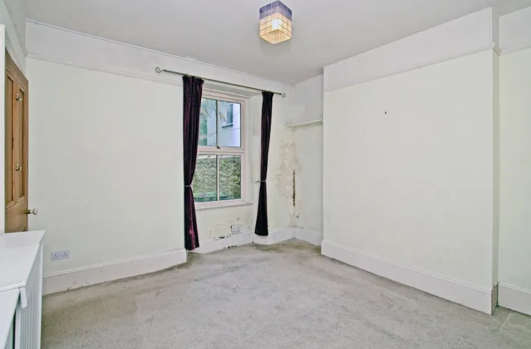 1 bed Ground Flat