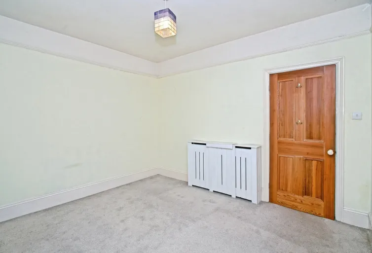 1 bed Ground Flat