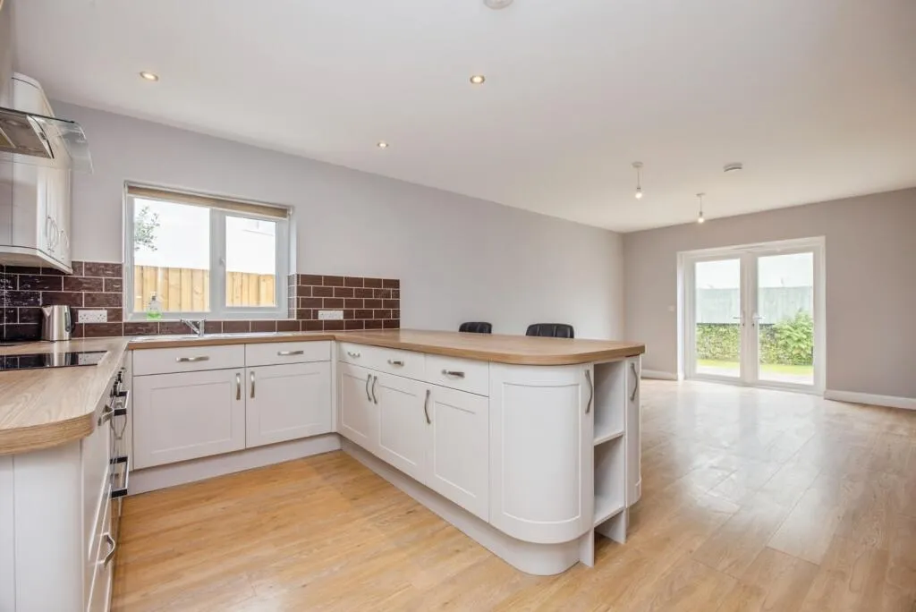 2 bed Detached Bungalow