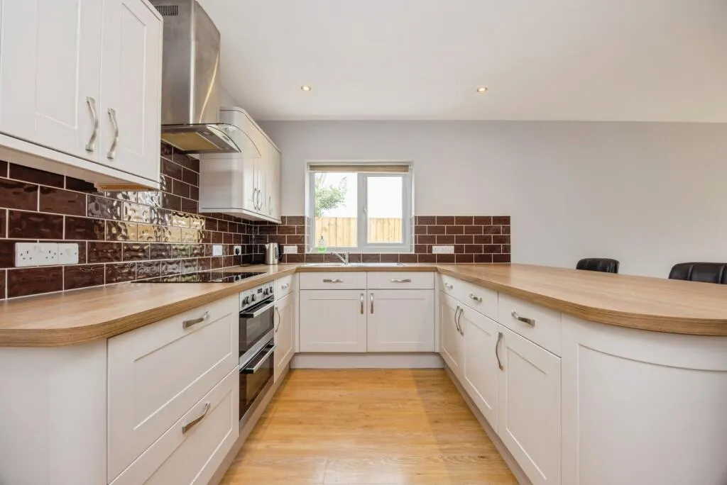 2 bed Detached Bungalow