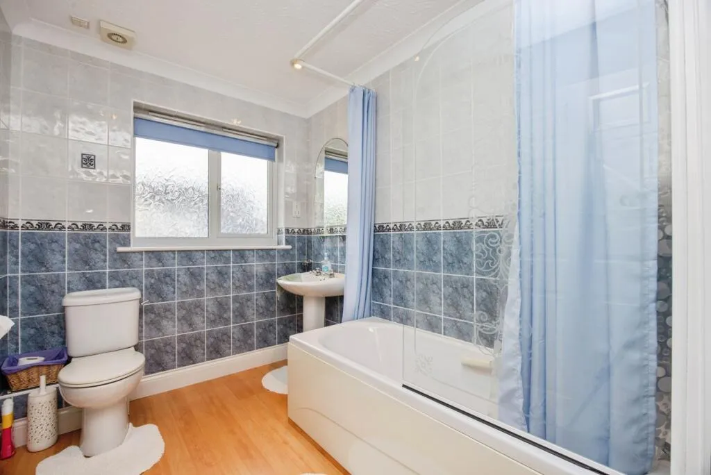 3 bed Detached Bungalow