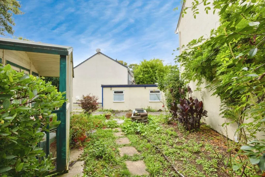 2 bed Semi-Detached
