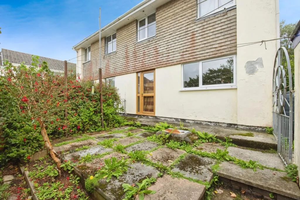 2 bed Semi-Detached