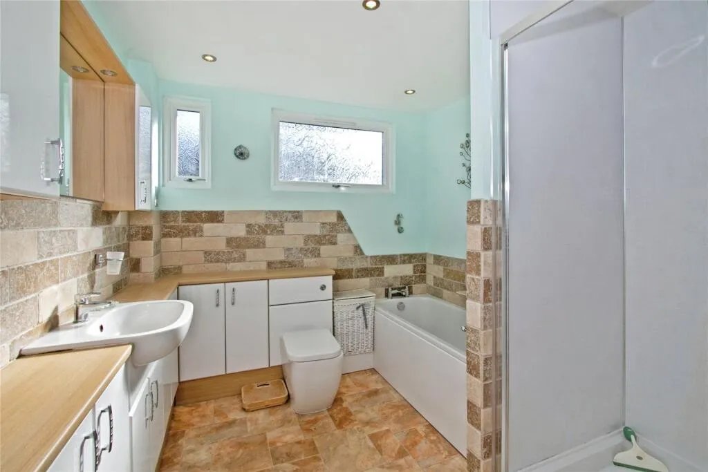 3 bed Detached Bungalow