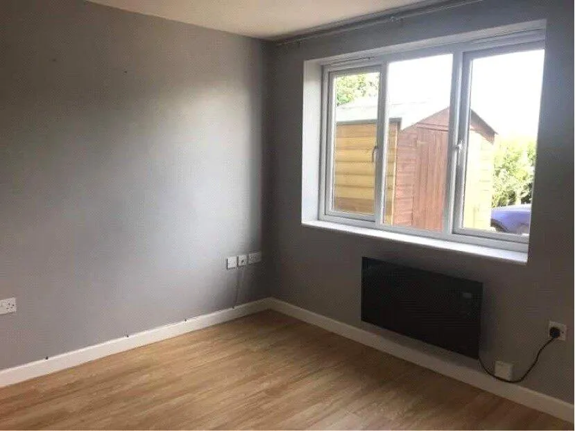 1 bed Ground Flat