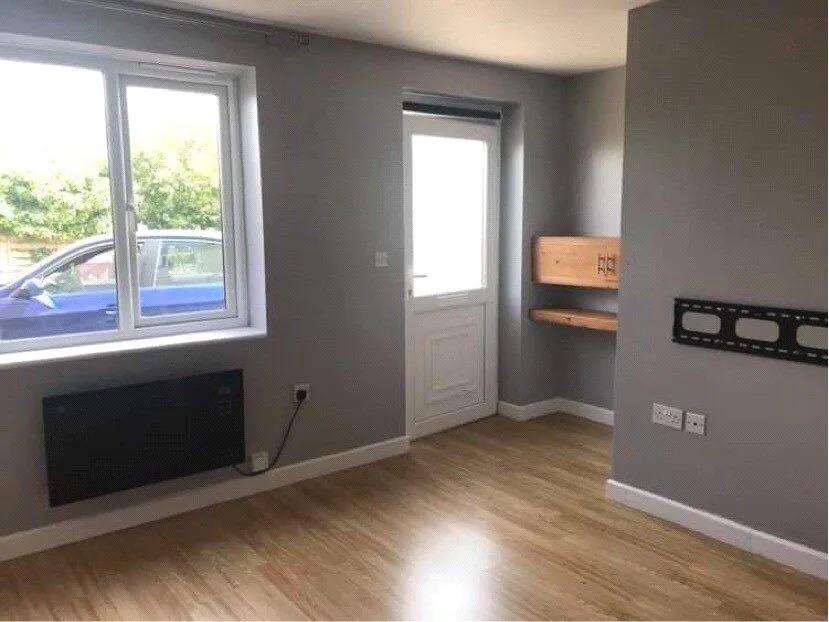 1 bed Ground Flat