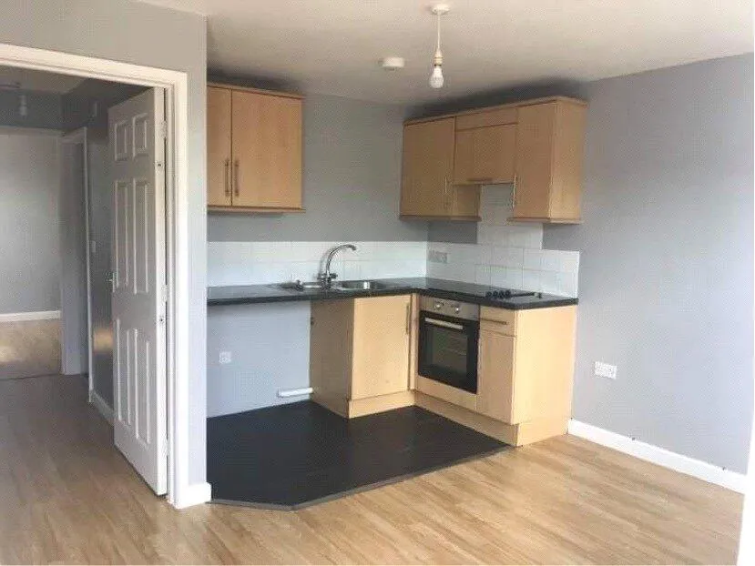 1 bed Ground Flat