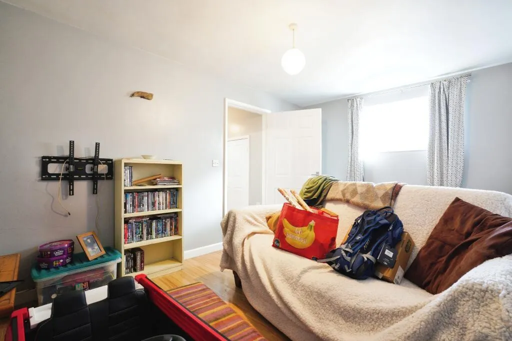 1 bed Ground Flat