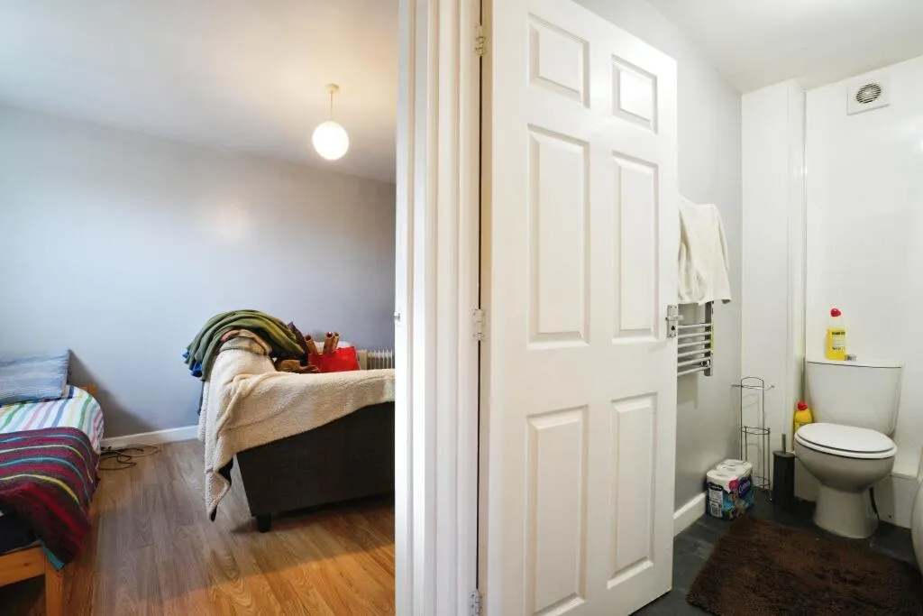 1 bed Ground Flat