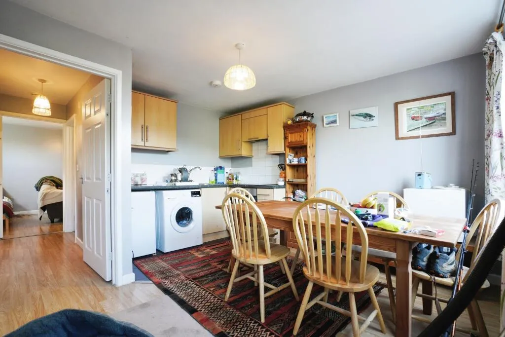1 bed Ground Flat
