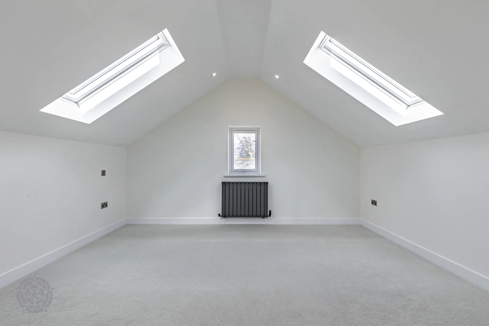 4 bed House